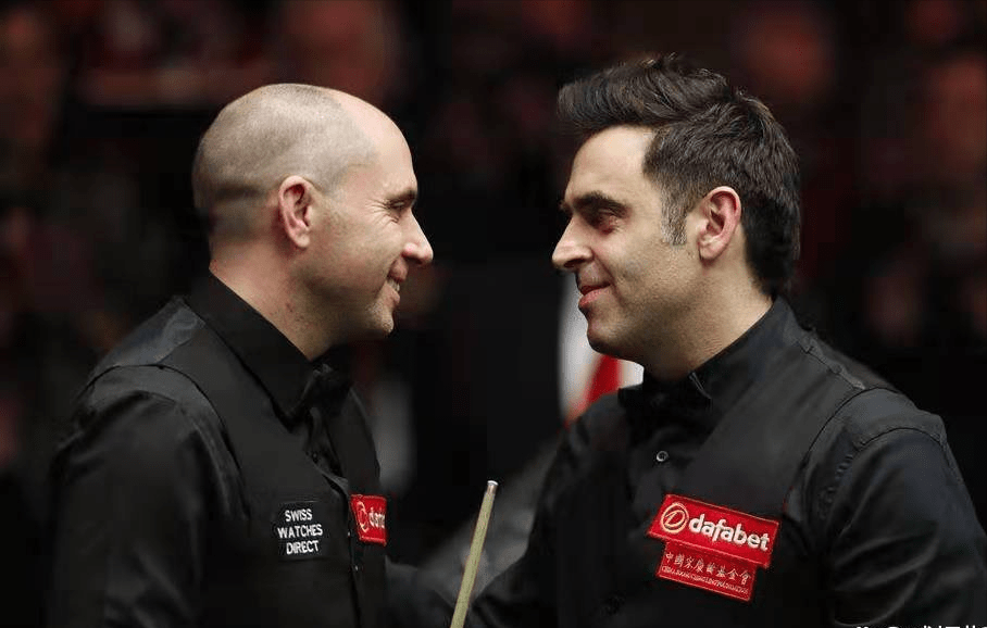 赛前荷甲焦点战，深圳男篮临场应变，话题不断，年轻球员得到机会的简单介绍