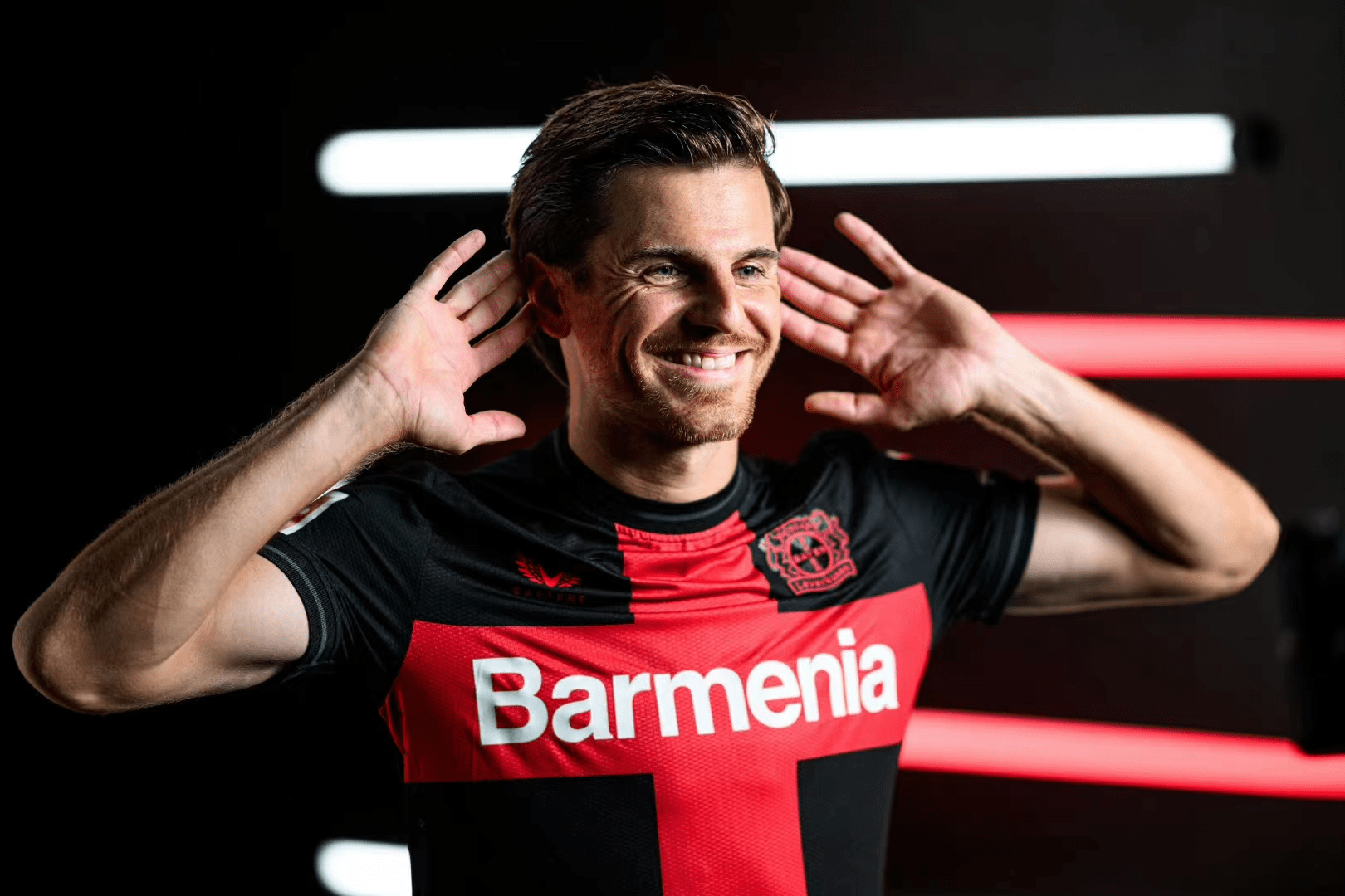 包含勒沃库森迎欧超杯关键赛，转会期强势反弹，更衣室稳定，细节决定成败的词条