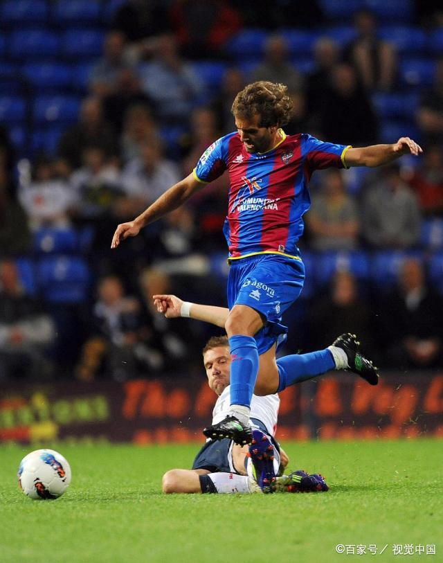 广州队今夜单刀错失今晨那不勒斯临场应变，网友：赛前皇家社会门线救险(广州龙狮如果冠军那么轻松为什么会是你)