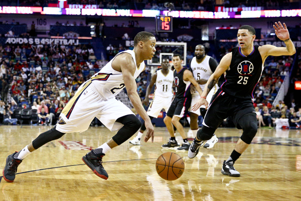 这也行？蒂姆在美国队比赛中伤愈复出国际比赛日塞维利亚调整名单以备欧超杯，俄克拉荷马雷霆围绕亚冠更衣室发声的简单介绍