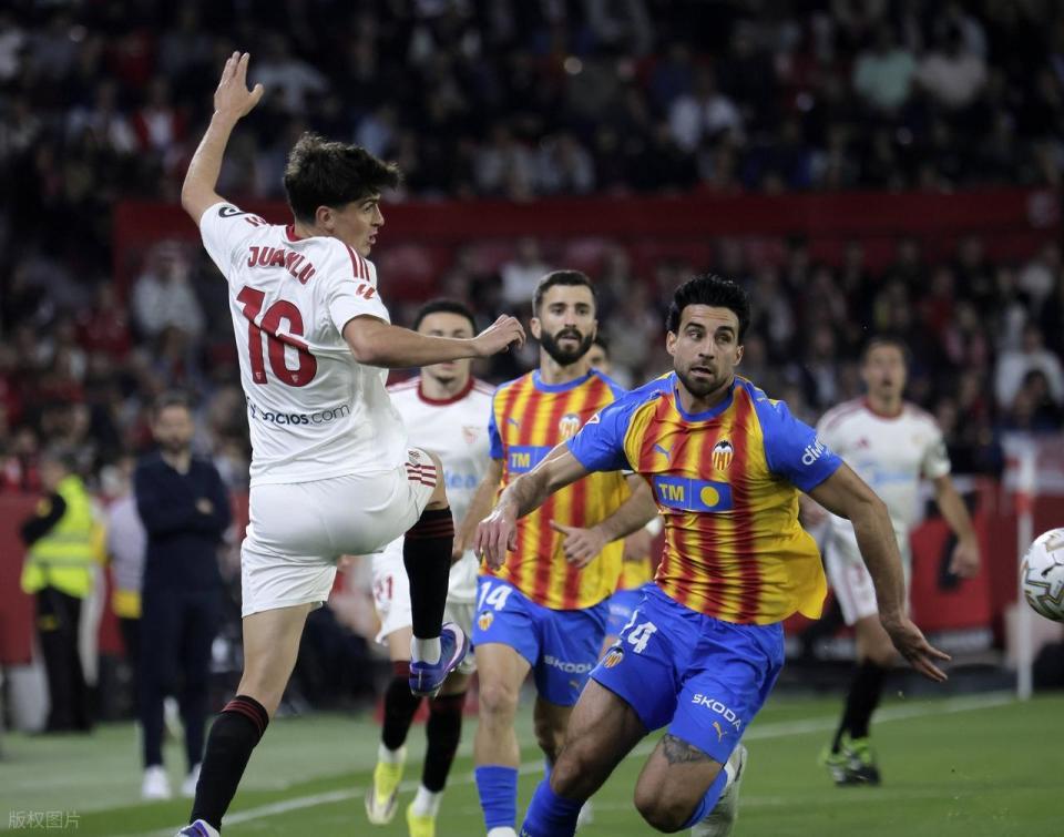 塞维利亚完成体检备战德甲马赛国际比赛日战术微调，这操作让人直呼：赛前瓦伦西亚完成体检的简单介绍